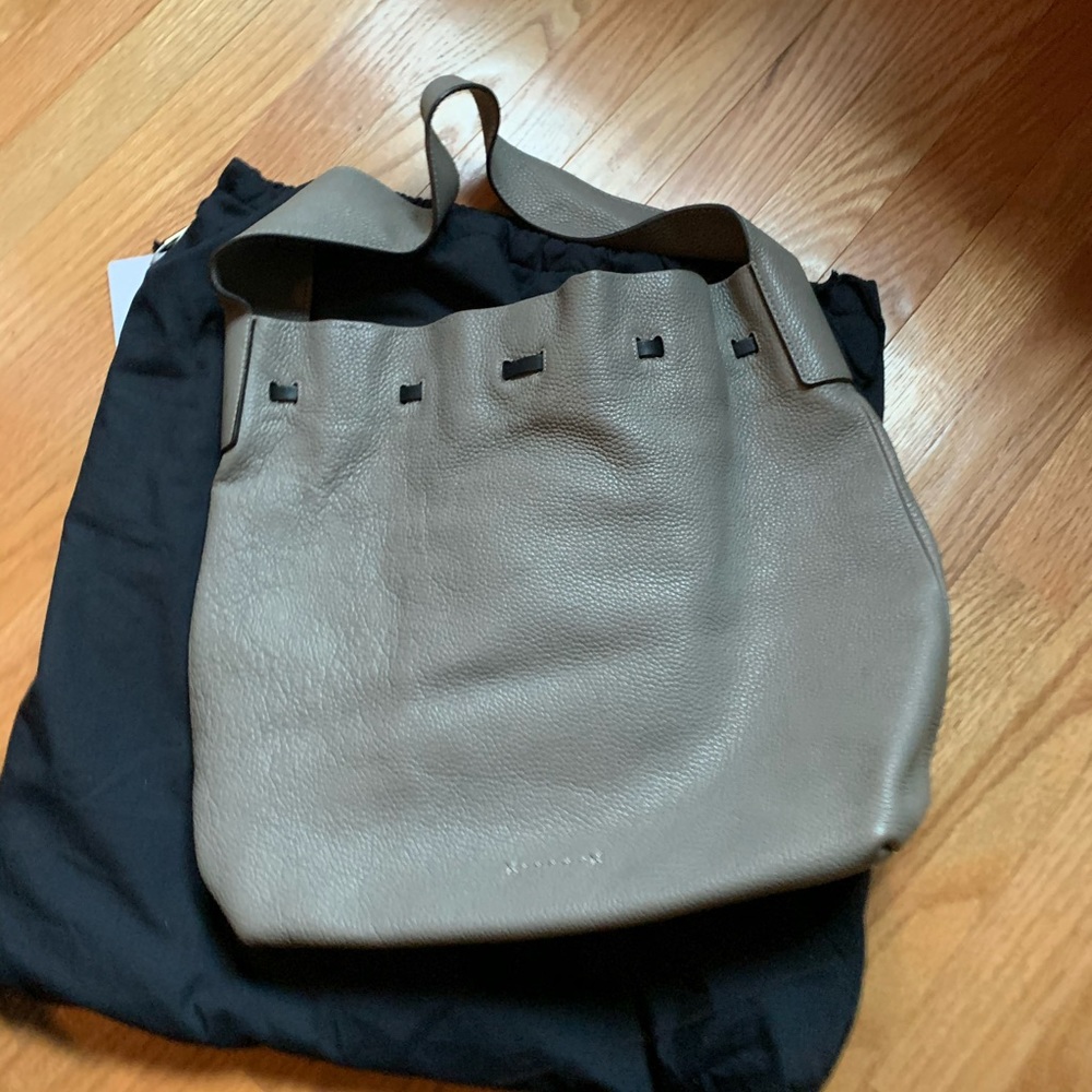NWOT Elizabeth & James taupe leather bag - Picture 5 of 8